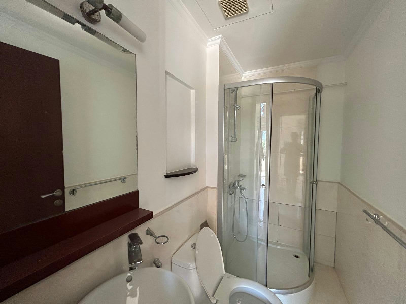 Princess massive house with garden and sea canal view hot deal! – Slide 19