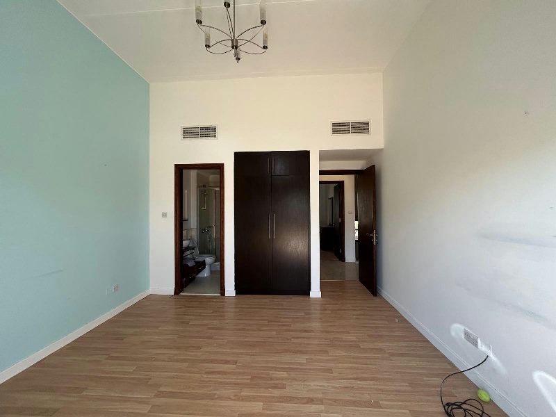 Princess massive house with garden and sea canal view hot deal! – Slide 21