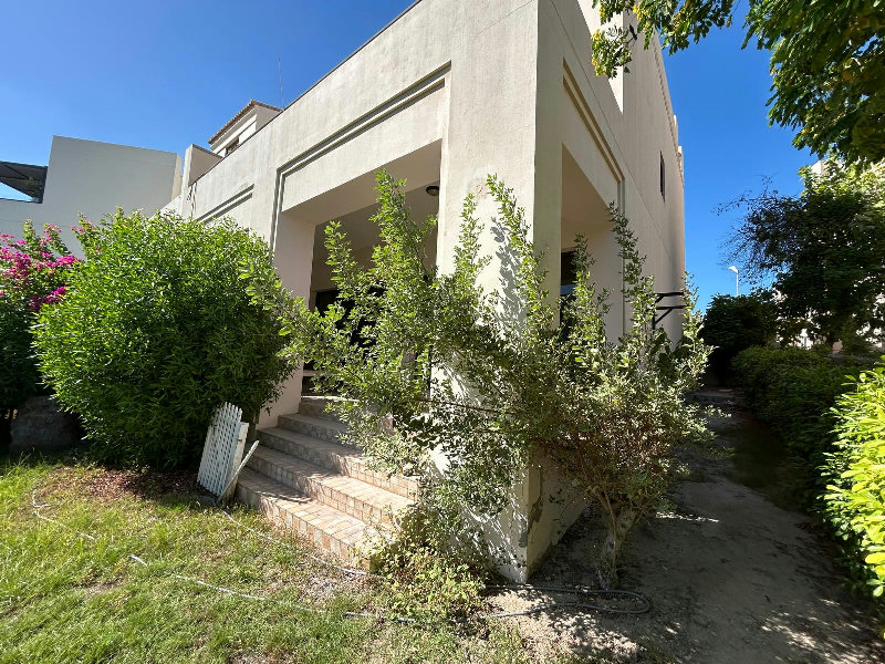 Princess massive house with garden and sea canal view hot deal! – Slide 30