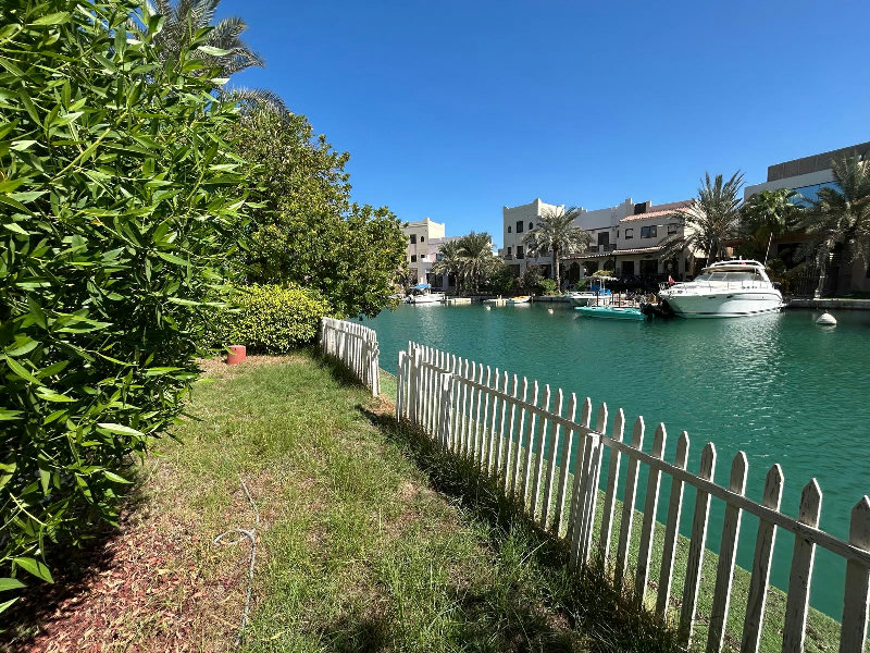 Princess massive house with garden and sea canal view hot deal! – Slide 29