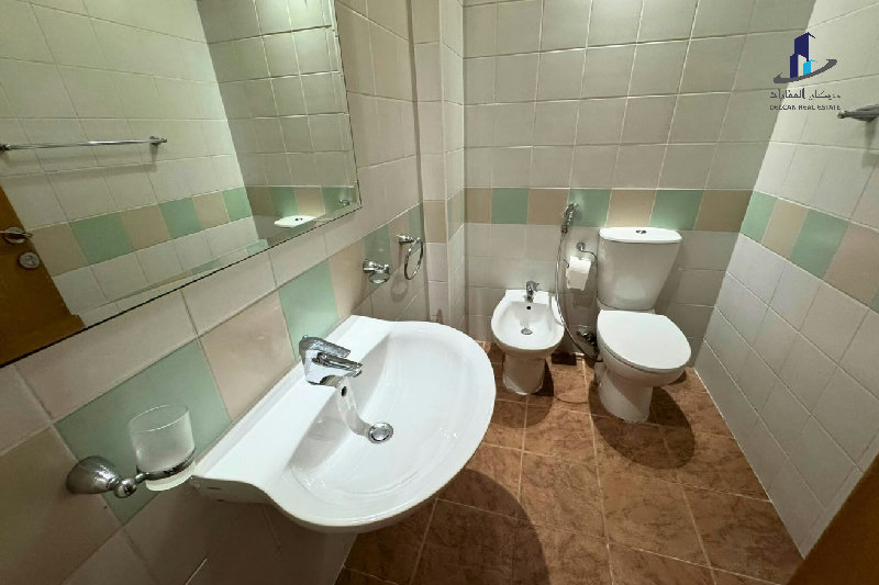 Adjacent highway-Family friendly-Balcony-inclusive - View 2