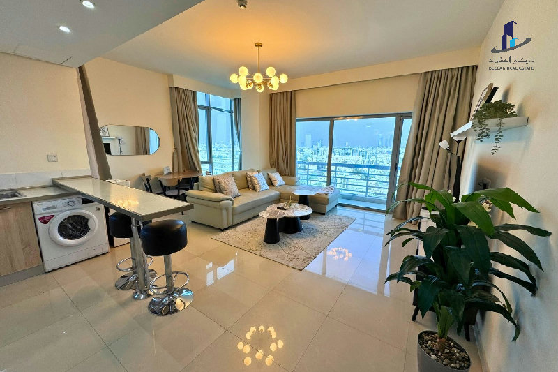 Brand new -Sea/city views - 2 Balconies-Prime area – Slide 1