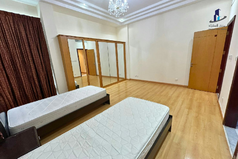 Lower floor - Sea view- All Ensuite - Near highway – Slide 7