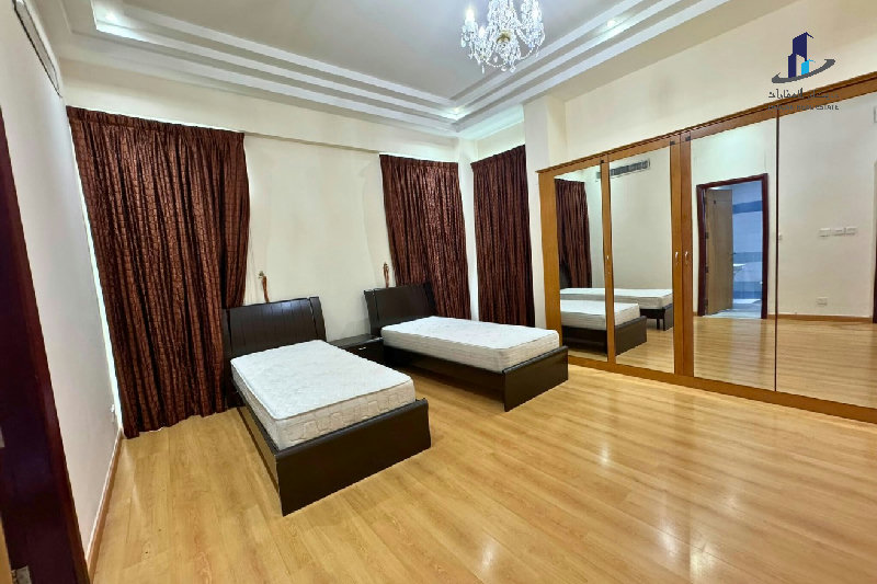 Lower floor - Sea view- All Ensuite - Near highway – Slide 6