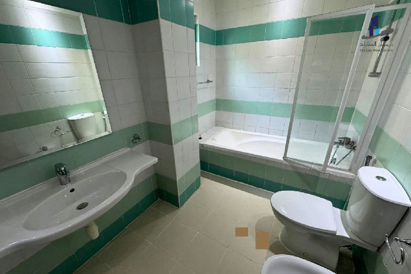 Lower floor - Sea view- All Ensuite - Near highway – Slide 2