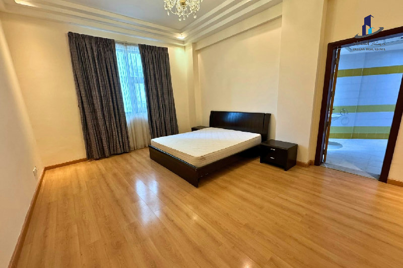 Lower floor - Sea view- All Ensuite - Near highway – Slide 9