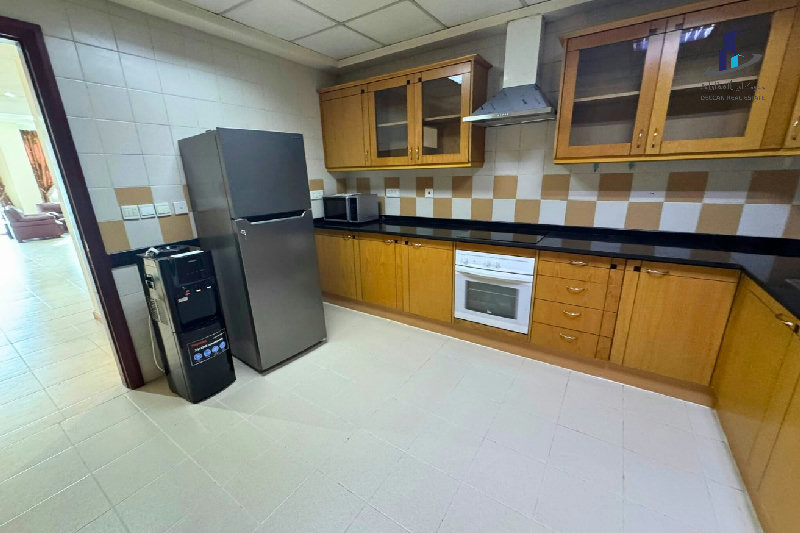 Lower floor - Sea view- All Ensuite - Near highway – Slide 10