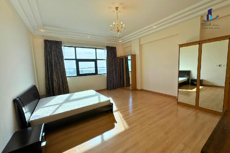 Lower floor - Sea view- All Ensuite - Near highway – Slide 4