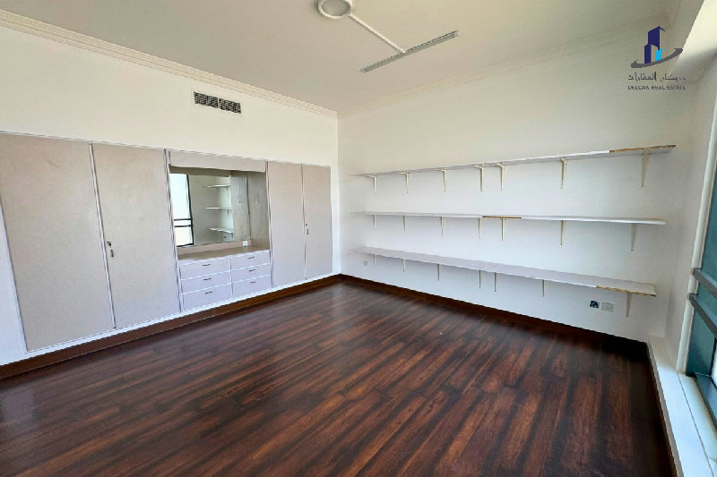 Penthouse type -Spacious- bright- Close to highway – Slide 14