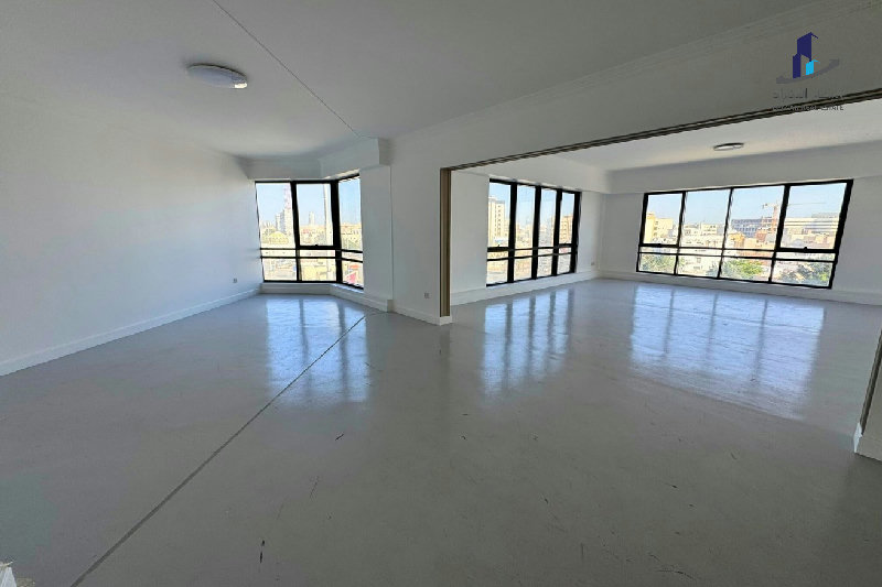Penthouse type -Spacious- bright- Close to highway – Slide 1