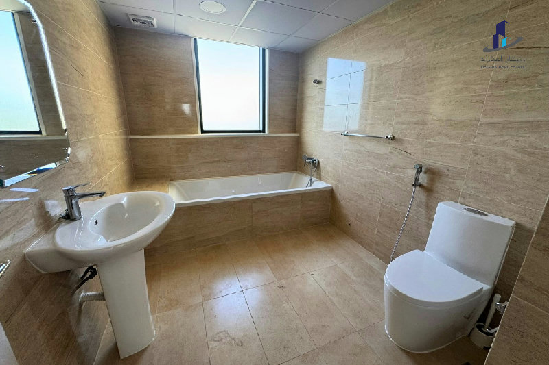 Penthouse type -Spacious- bright- Close to highway – Slide 6