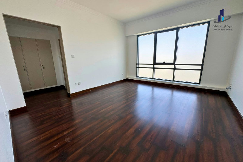 Penthouse type -Spacious- bright- Close to highway – Slide 9