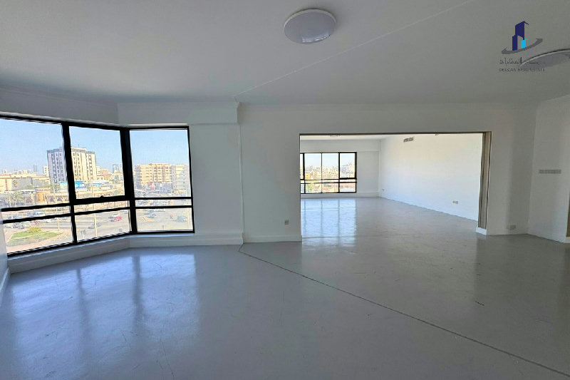 Penthouse type -Spacious- bright- Close to highway – Slide 18