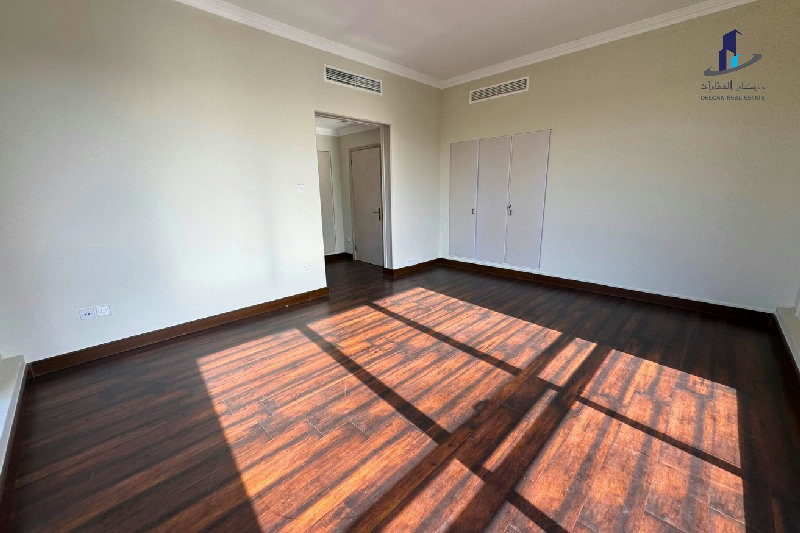 Penthouse type -Spacious- bright- Close to highway – Slide 5