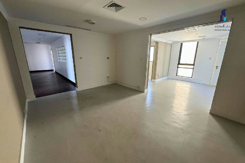 Penthouse type -Spacious- bright- Close to highway – Slide 12