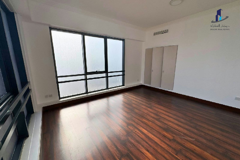 Penthouse type -Spacious- bright- Close to highway – Slide 15