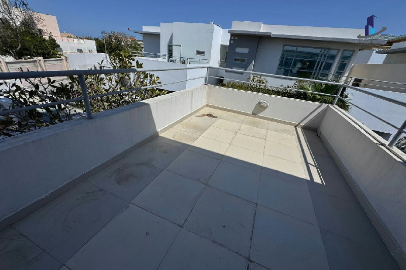 Brand new | Amazing | Private pool |Garden| Modern – Slide 15