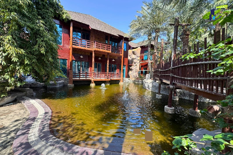 Water view-Tropical Style-Tennis- spacious -Modern – Slide 1