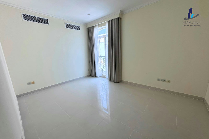 Bright |Well maintained|Near Rugby club|All ensuit – Slide 20