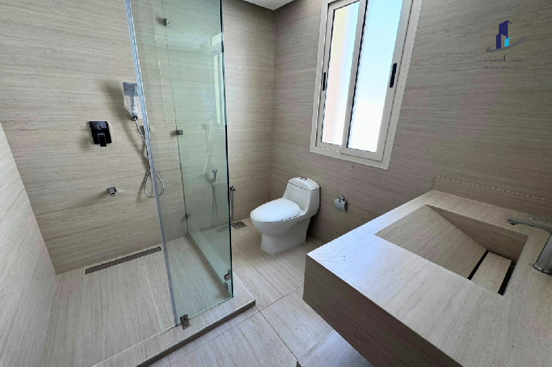 Bright |Well maintained|Near Rugby club|All ensuit – Slide 21