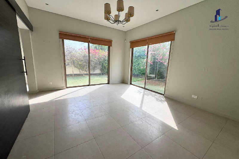 Near Rugby club |Prestigious Compound| Garden|BIG – Slide 11