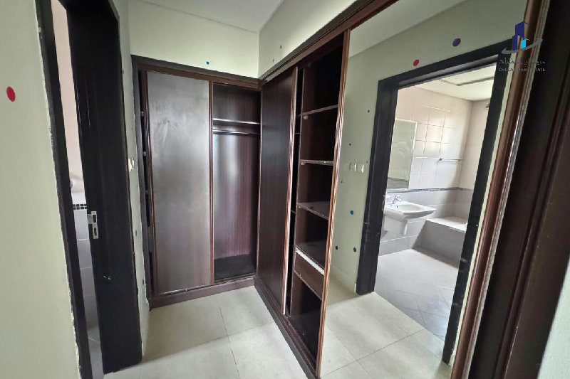 Near Rugby club |Prestigious Compound| Garden|BIG – Slide 6