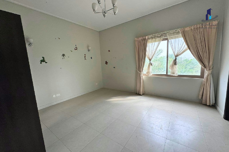 Near Rugby club |Prestigious Compound| Garden|BIG – Slide 15