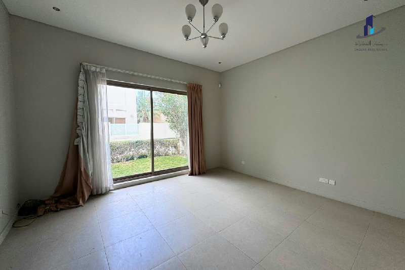 Near Rugby club |Prestigious Compound| Garden|BIG – Slide 13