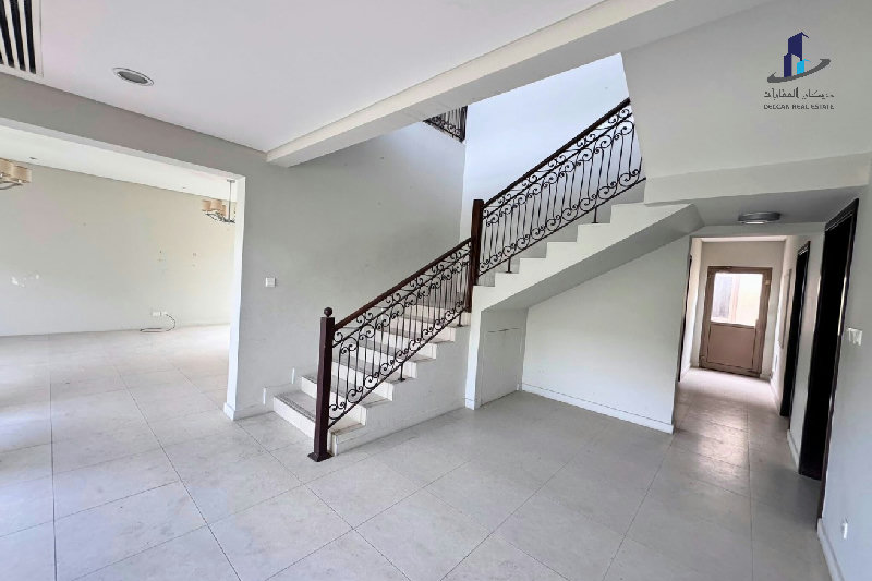 Near Rugby club |Prestigious Compound| Garden|BIG – Slide 22