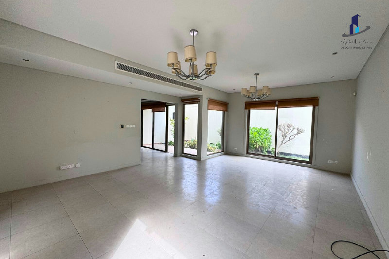 Near Rugby club |Prestigious Compound| Garden|BIG – Slide 25