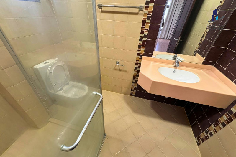 Private pool | Secure compound | close to causeway – Slide 12