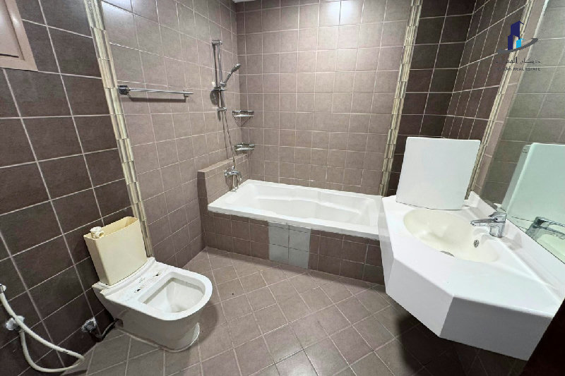 Private pool | Secure compound | close to causeway – Slide 7