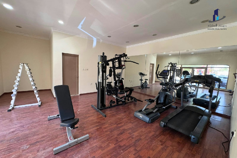 Private pool | Secure compound | close to causeway – Slide 5