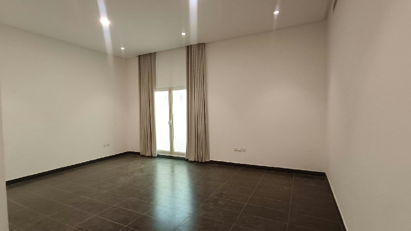 FULLY RENOVATED-PRIVATE POOL-NEAR HIGHWAY – Slide 12