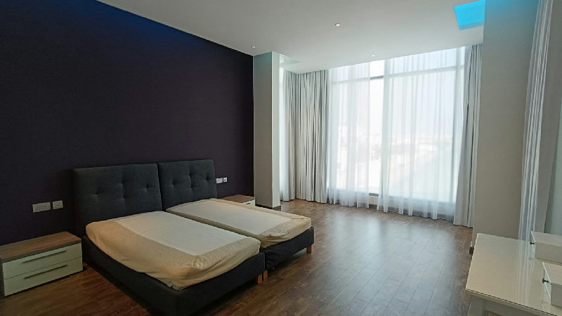 SPACIOUS TOWNHOUSE-BALCONY-NEAR HIGHWAY – Slide 9