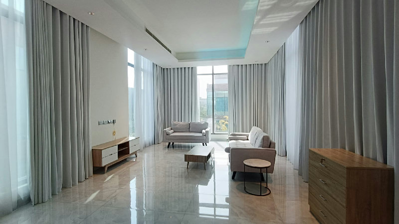 SPACIOUS TOWNHOUSE-BALCONY-NEAR HIGHWAY – Slide 3