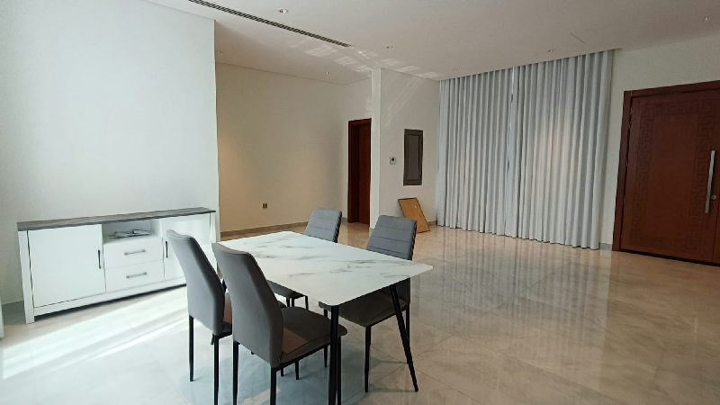 SPACIOUS TOWNHOUSE-BALCONY-NEAR HIGHWAY – Slide 4