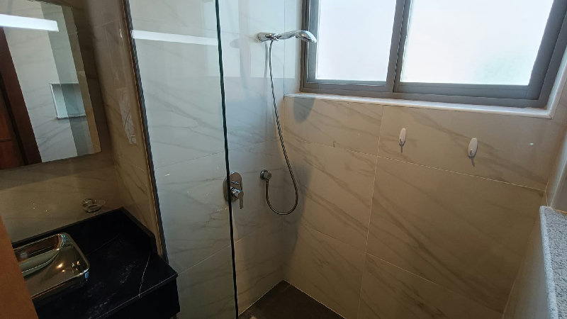 SPACIOUS TOWNHOUSE-BALCONY-NEAR HIGHWAY – Slide 7