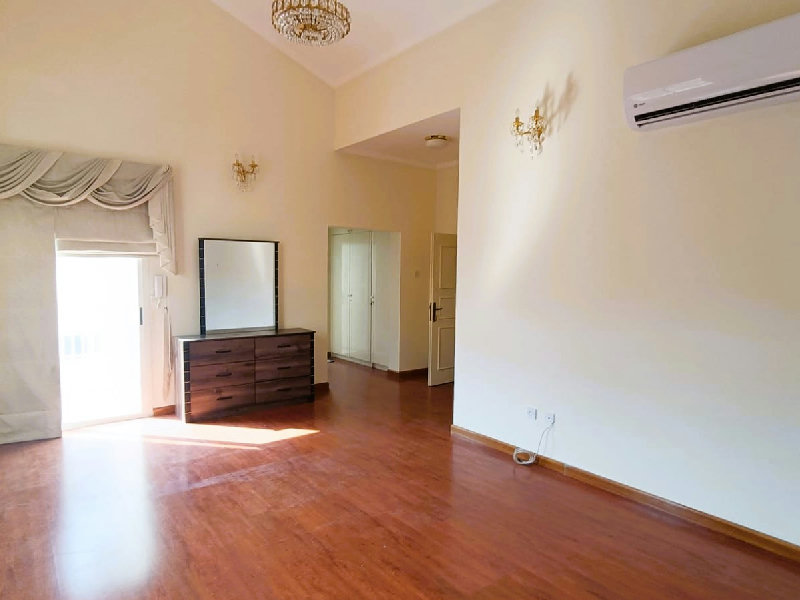 SPACIOUS-PRIVATE POOL-NEAR GALLERIA MALL – Slide 6