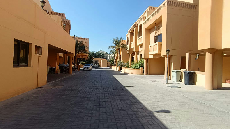 GATED COMPOUND-KIDS PLAY AREA-NEAR MACDONALD – Slide 1