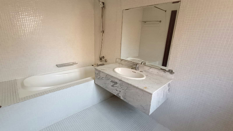 GATED COMPOUND-KIDS PLAY AREA-NEAR MACDONALD – Slide 10