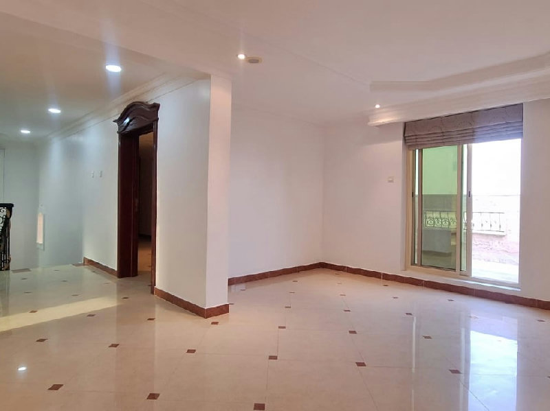 MODERN-SPACIOUS- PRIME LOCATION- NEAR HIGHWAY – Slide 11