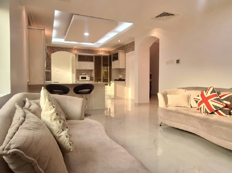 MODERN-SPACIOUS- PRIME LOCATION- NEAR HIGHWAY – Slide 6