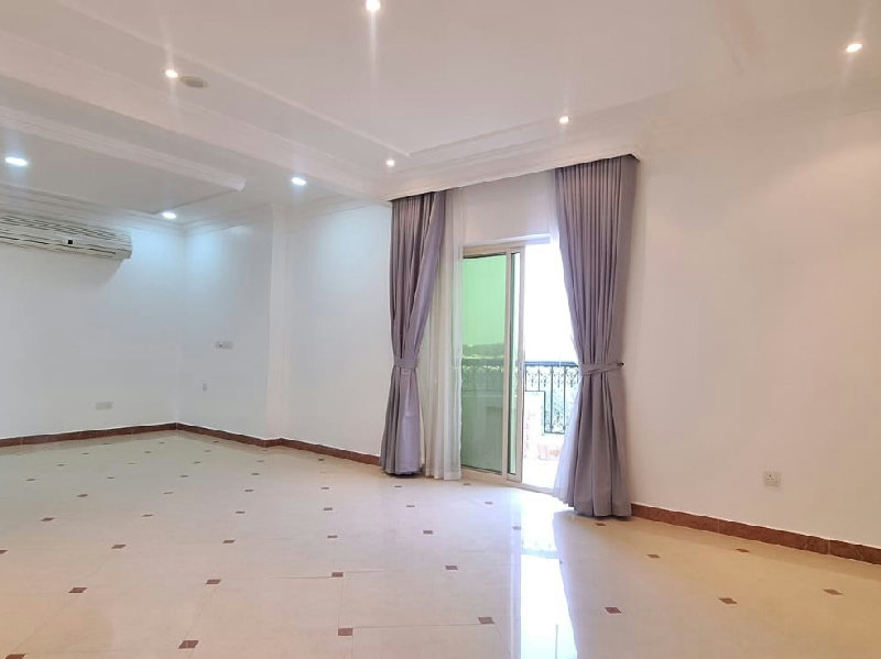 MODERN-SPACIOUS- PRIME LOCATION- NEAR HIGHWAY – Slide 23