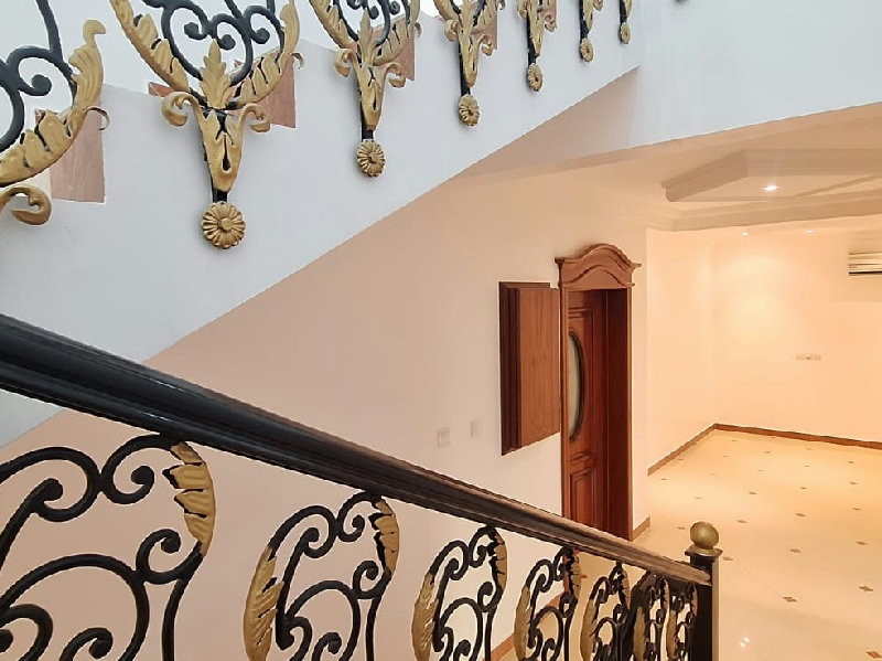 MODERN-SPACIOUS- PRIME LOCATION- NEAR HIGHWAY – Slide 7