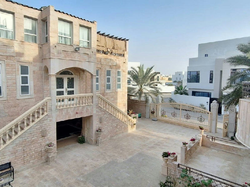 MODERN-SPACIOUS- PRIME LOCATION- NEAR HIGHWAY – Slide 27