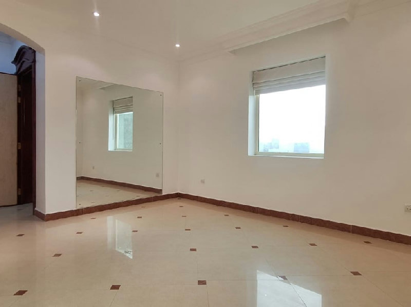 MODERN-SPACIOUS- PRIME LOCATION- NEAR HIGHWAY – Slide 17