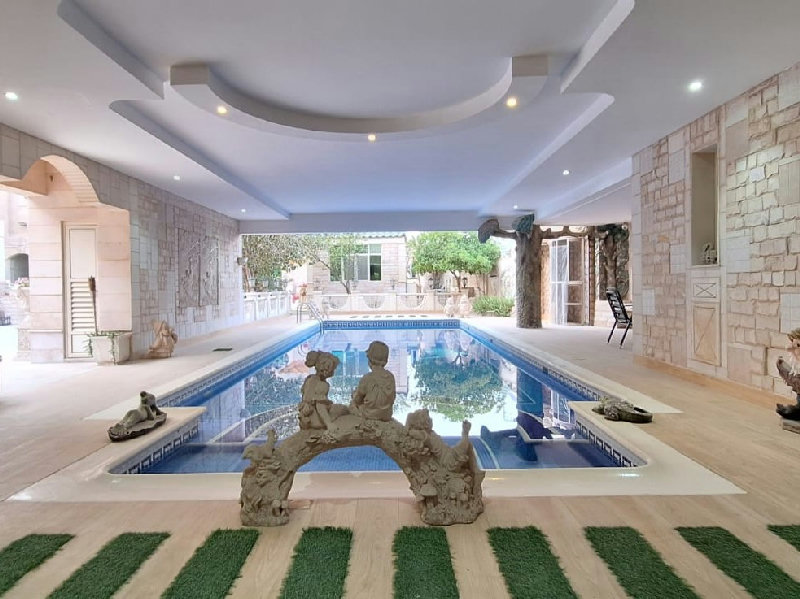 MODERN-SPACIOUS- PRIME LOCATION- NEAR HIGHWAY – Slide 26