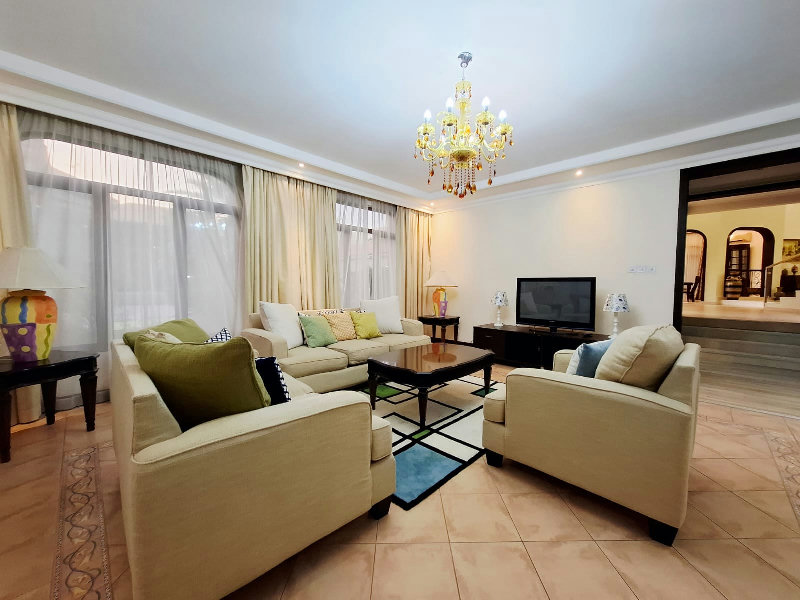 NAVY APPROVED-MODERN-SPACIOUS-PRVATE GARDEN – Slide 6