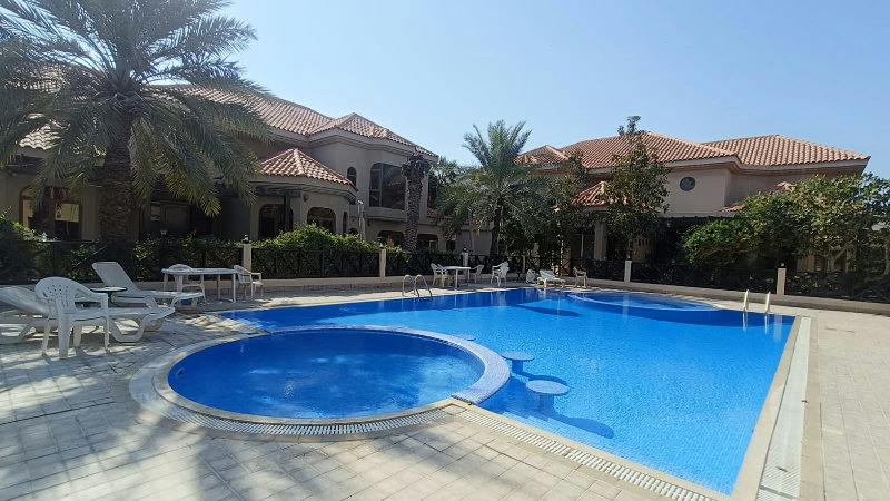 NAVY APPROVED-MODERN-SPACIOUS-PRVATE GARDEN – Slide 1